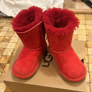 Girls red size 9 bow Uggs